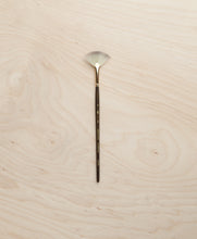 Load image into Gallery viewer, Princeton Umbria #4 Fan Brush